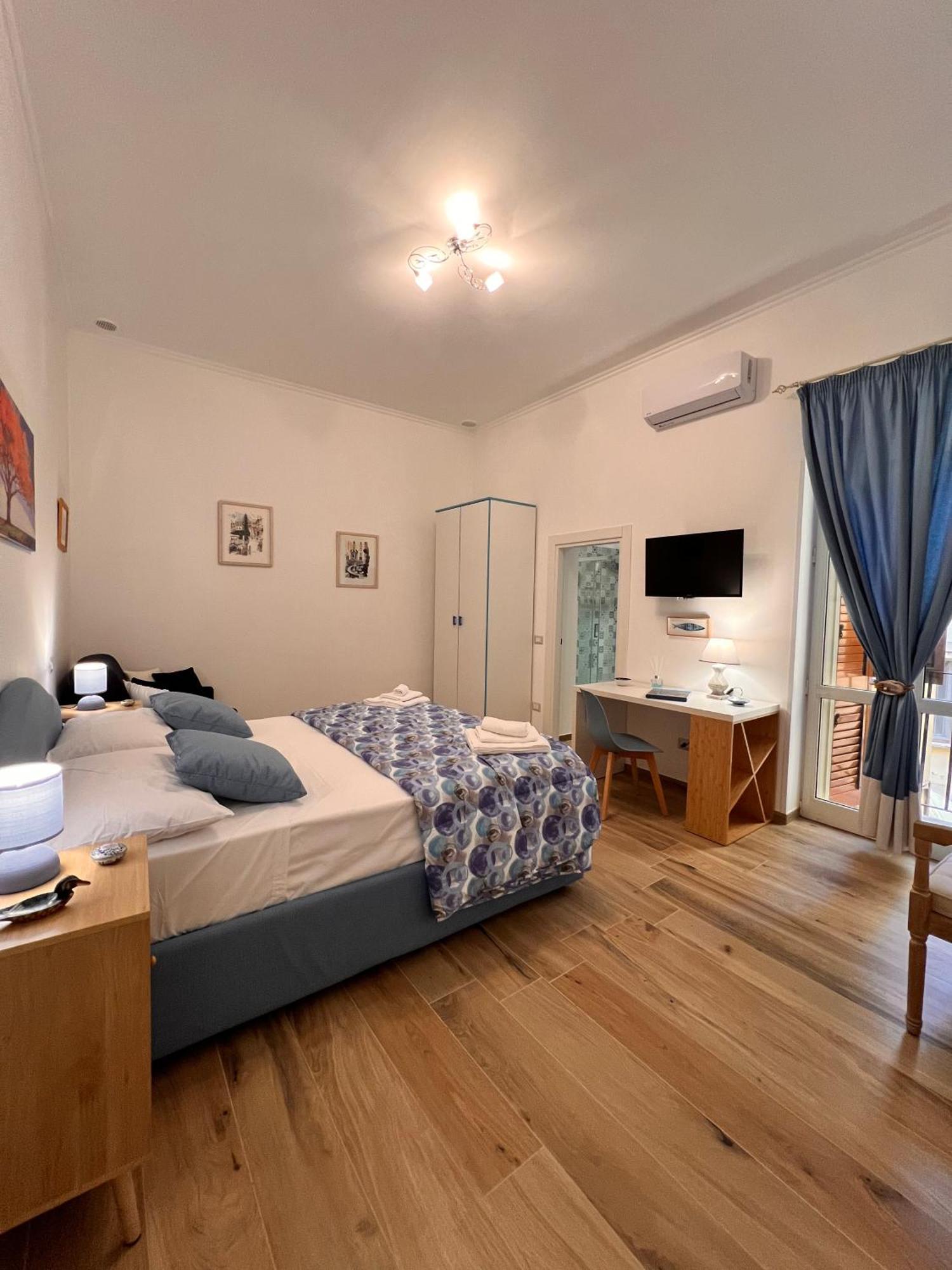 Eric'S House Apartment Salerno Ngoại thất bức ảnh