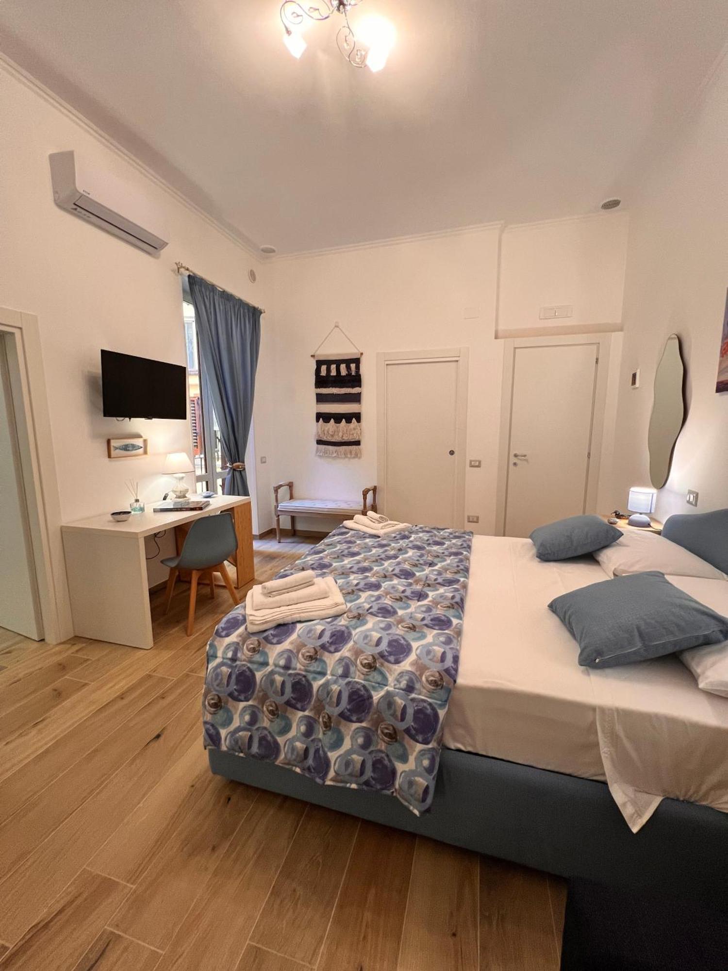 Eric'S House Apartment Salerno Ngoại thất bức ảnh